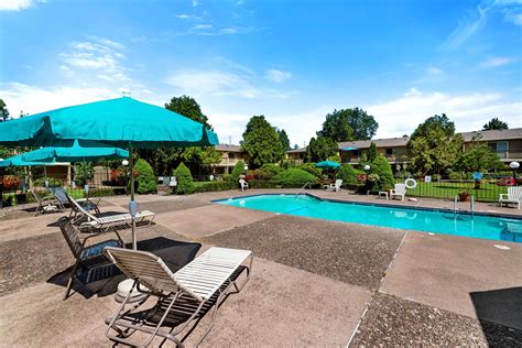 village inn springfield or|Iba pa.